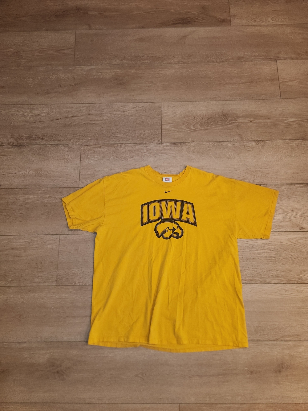 Vintage Y2K Nike Swoosh Red Tag Iowa Hawkeyes Yellow Short Sleeve Men's Size XXL